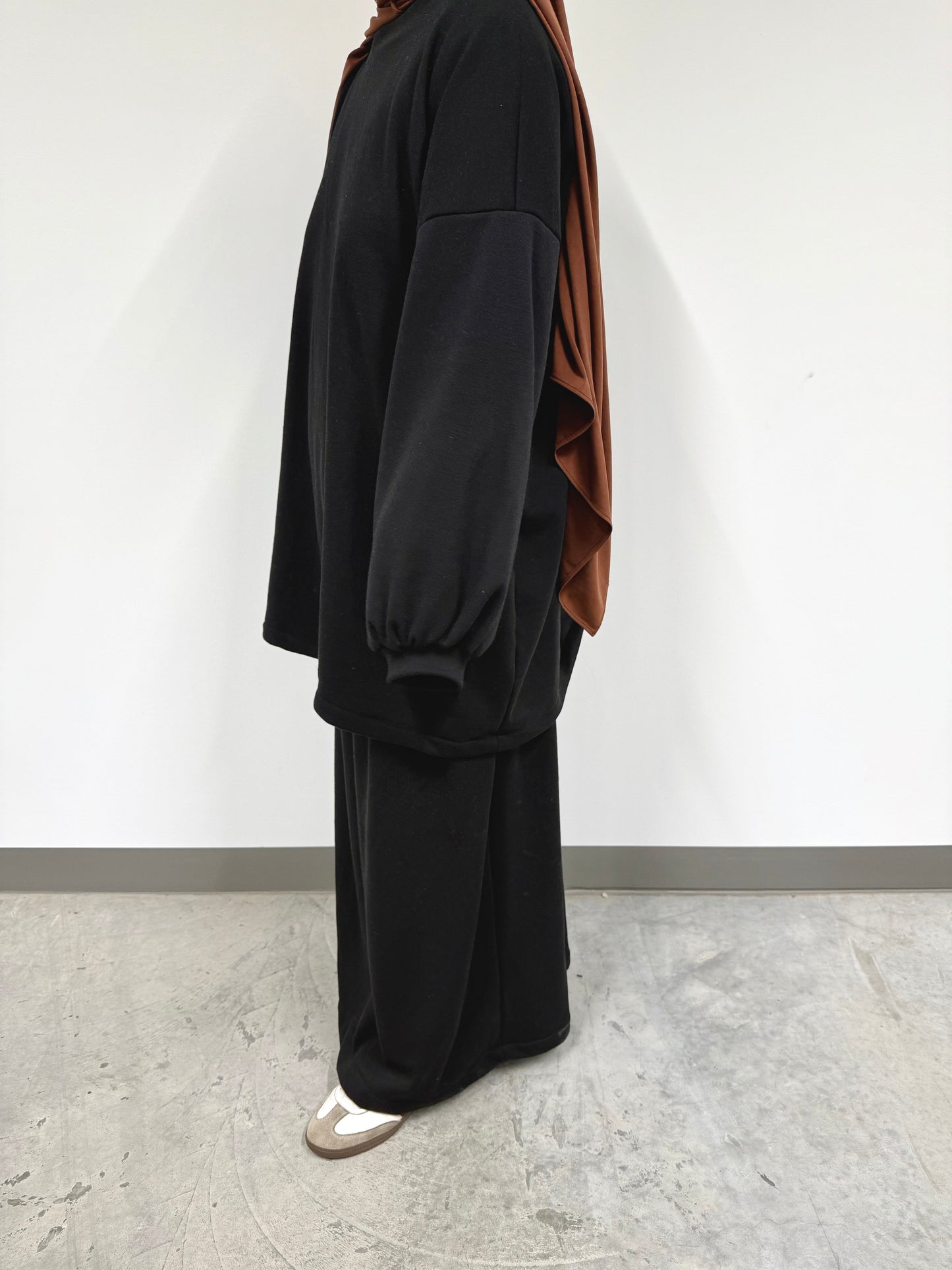 Essential Cozy – Black