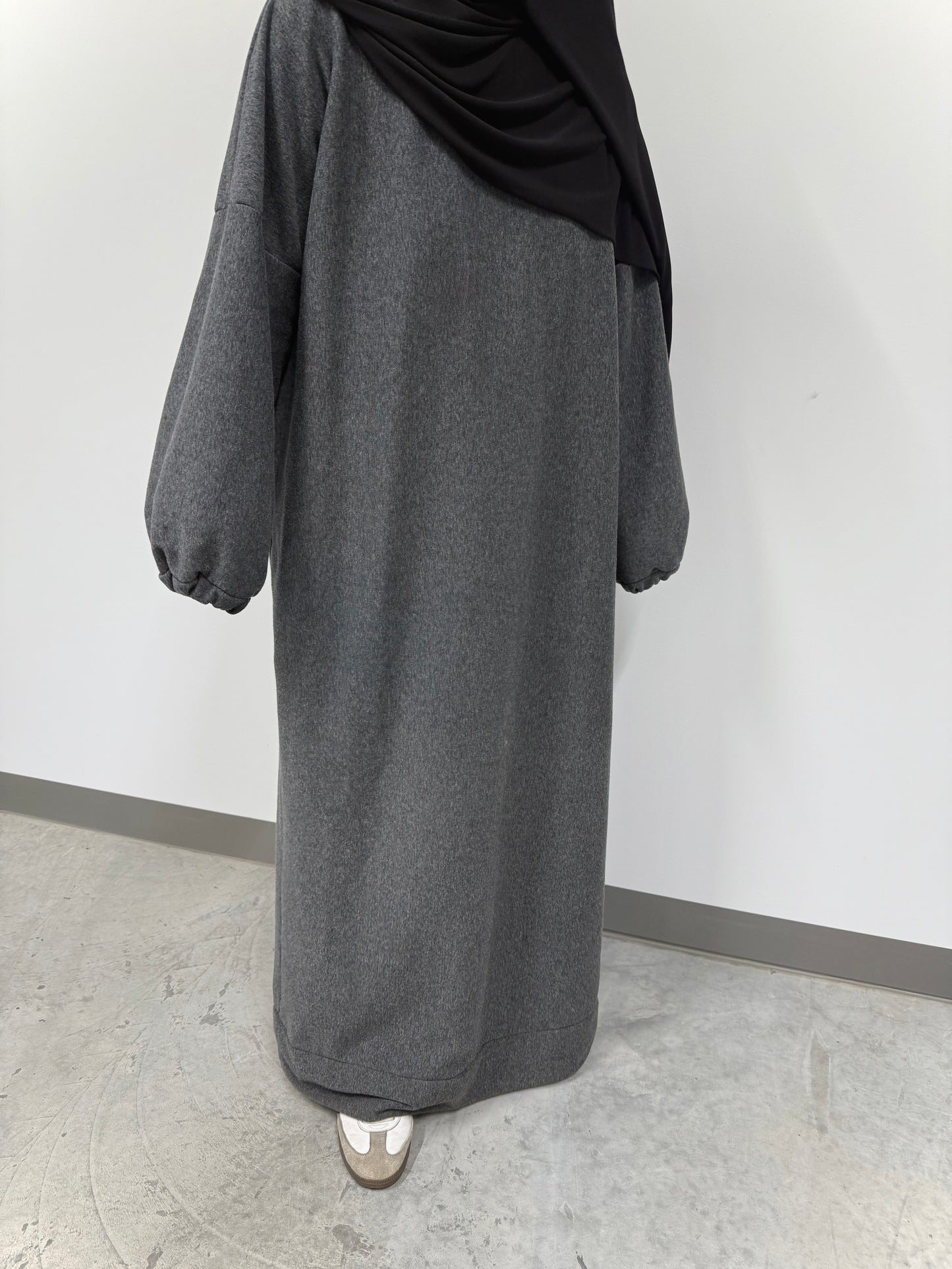 Essential Cozy Abaya – Dark Grey