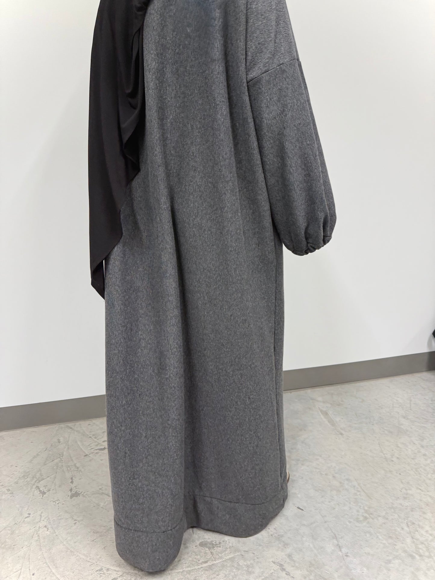 Essential Cozy Abaya – Dark Grey