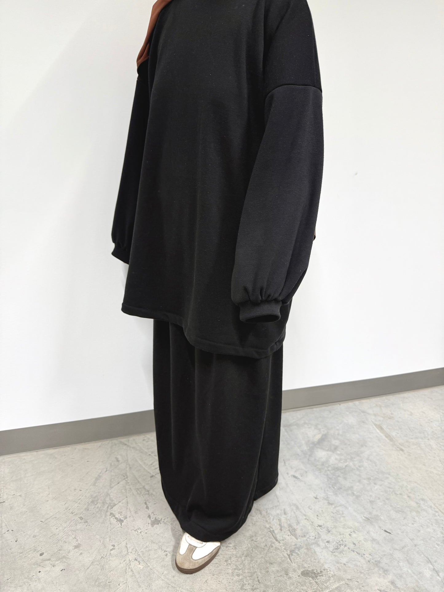 Essential Cozy – Black